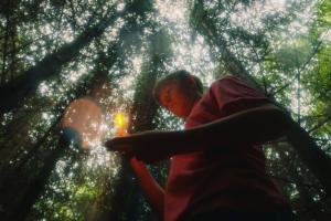 Attālums starp mums / SK / 12'