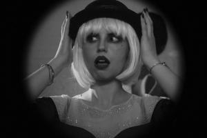 Triks ar cepuri / US / 4'