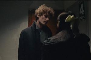 Ar sevi pārņemtais  / LV / 9'